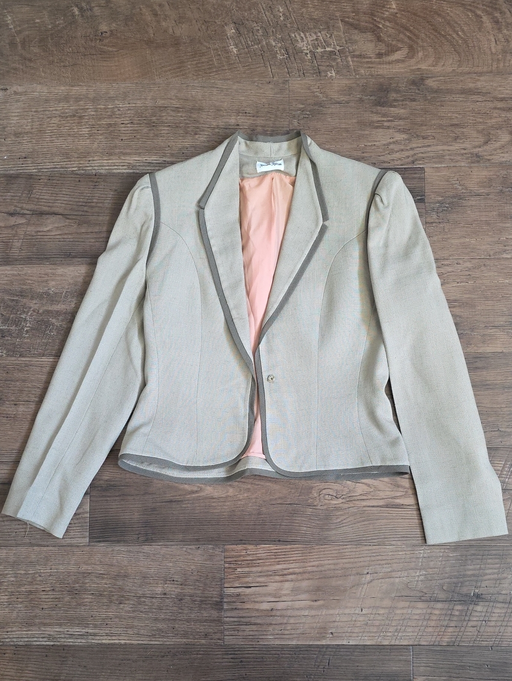 Neiman Marcus Tailored Beige Vintage Blazer with Contrast Trim